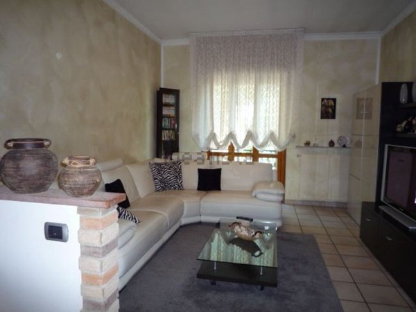 casa indipendente in vendita a Piacenza in zona Montale