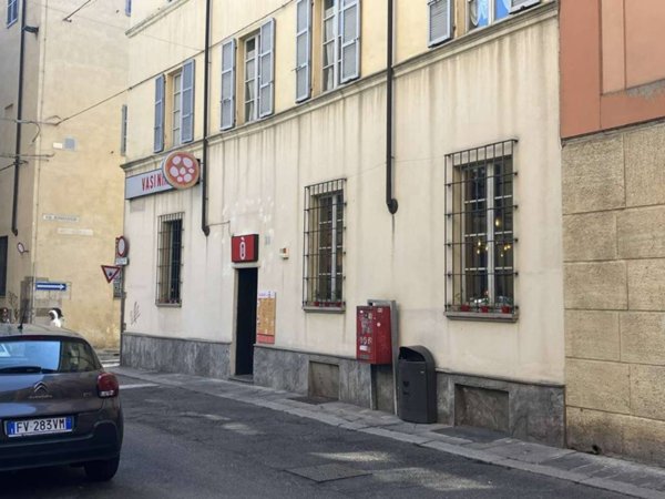 negozio in vendita a Piacenza in zona Centro Storico