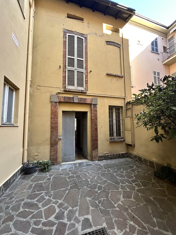 appartamento in vendita a Piacenza in zona Centro Storico