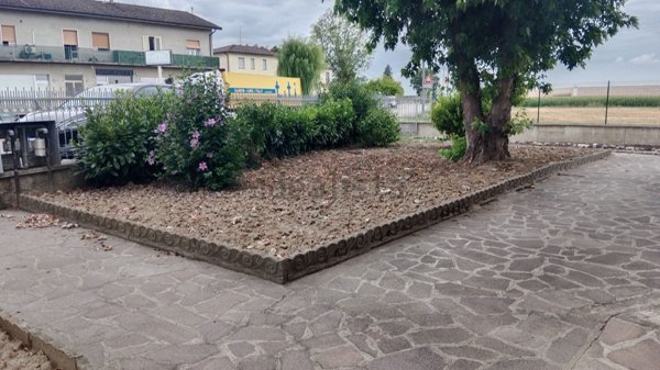 appartamento in vendita a Piacenza in zona Roncaglia / Fossadello