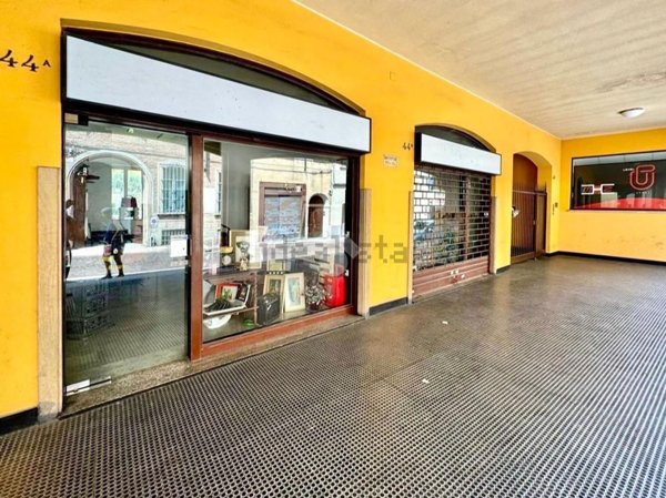 locale commerciale in vendita a Piacenza