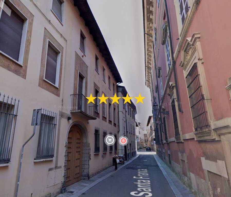 casa indipendente in vendita a Piacenza in zona Centro Storico