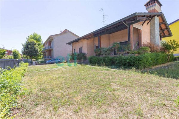 casa indipendente in vendita a Piacenza in zona Stadio