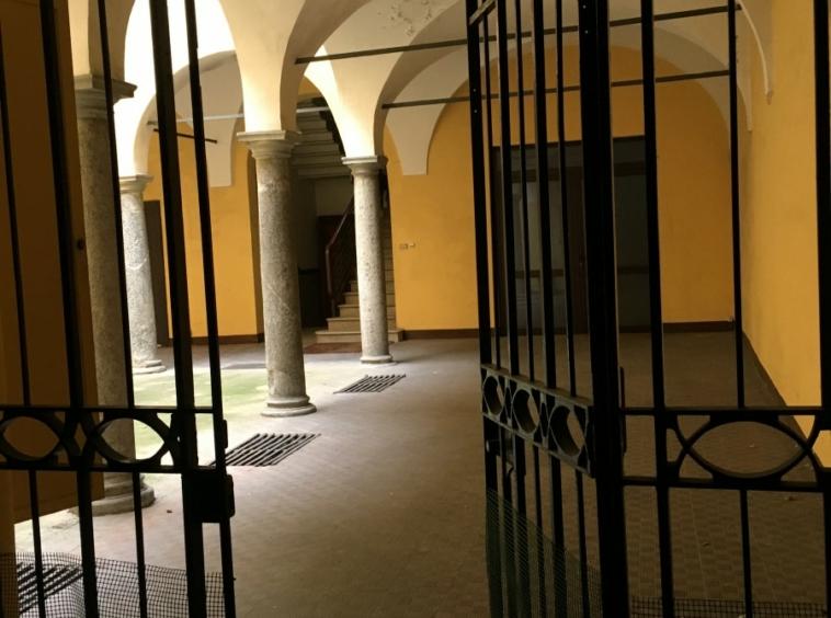negozio in vendita a Piacenza in zona Centro Storico