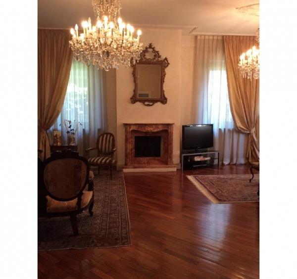 casa indipendente in vendita a Piacenza in zona Belvedere / Quartiere Duemila