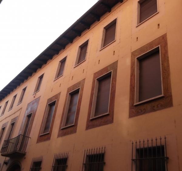 intera palazzina in vendita a Piacenza in zona Centro Storico