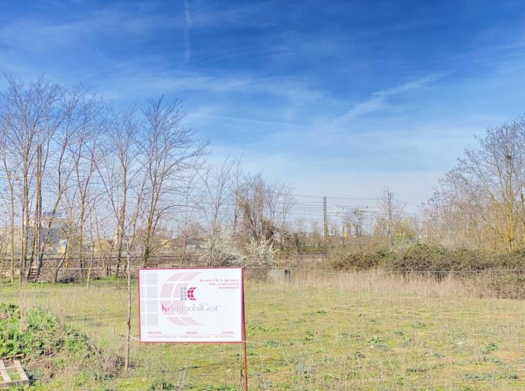 terreno edificabile in vendita a Piacenza in zona Baia del Re