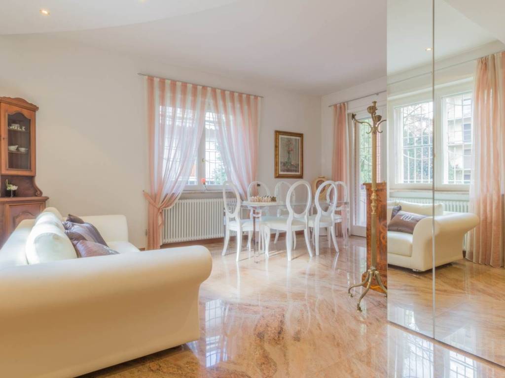 casa indipendente in vendita a Piacenza in zona Belvedere / Quartiere Duemila