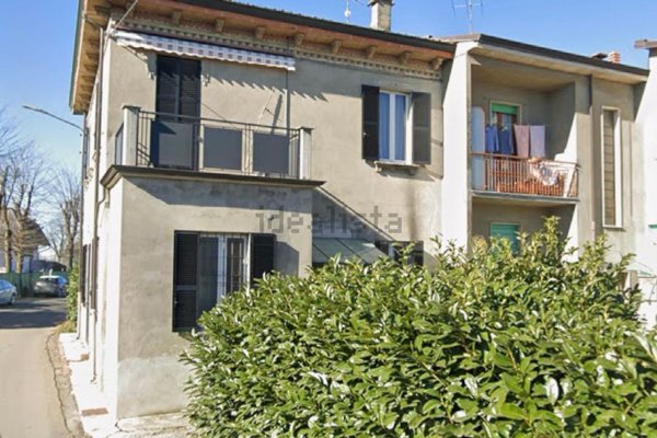 casa semindipendente in vendita a Piacenza in zona Montale