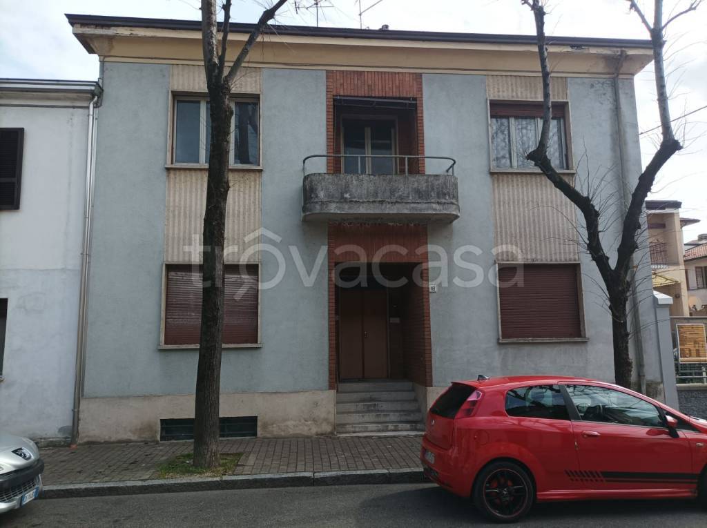 casa indipendente in vendita a Piacenza in zona Infrangibile