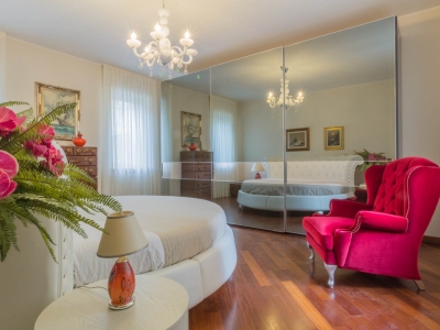 casa indipendente in vendita a Piacenza in zona Belvedere / Quartiere Duemila