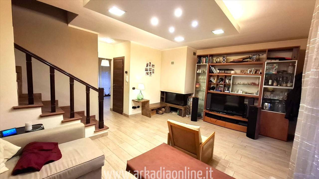 casa indipendente in vendita a Piacenza