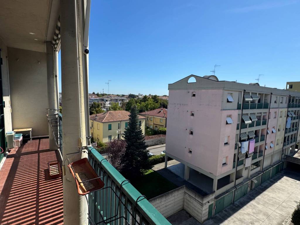appartamento in vendita a Piacenza in zona Farnesiana