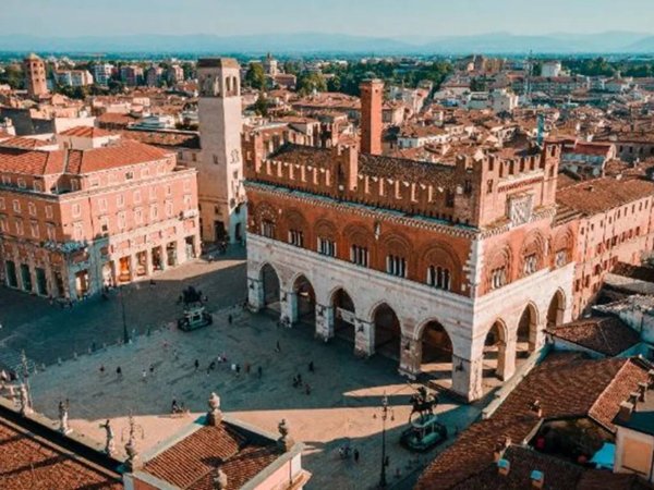 appartamento in vendita a Piacenza in zona Stadio