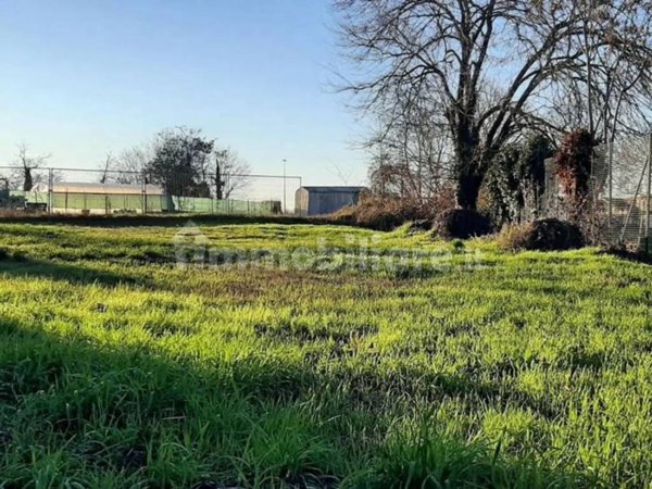 terreno agricolo in vendita a Piacenza in zona Borgotrebbia