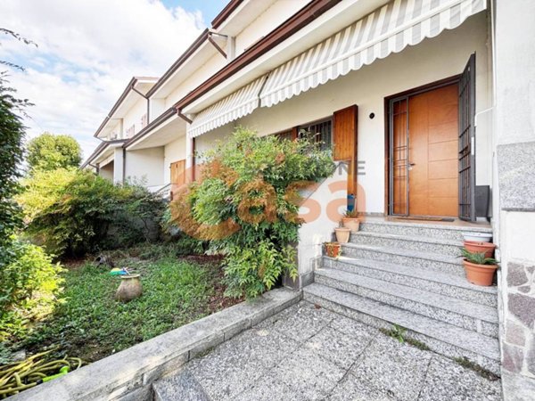 casa indipendente in vendita a Piacenza in zona Farnesiana