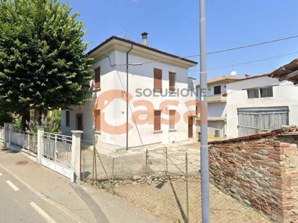 casa indipendente in vendita a Piacenza in zona Pittolo