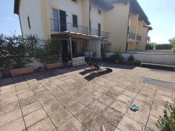casa indipendente in vendita a Piacenza in zona Pittolo