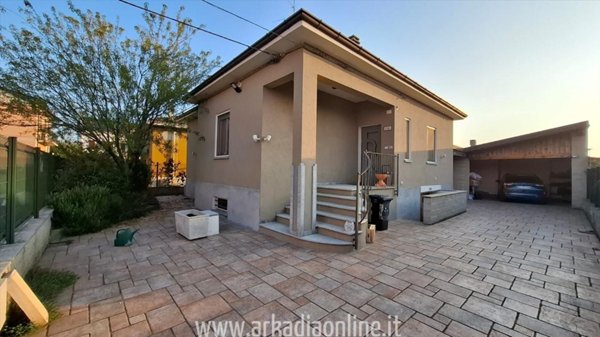 casa indipendente in vendita a Piacenza in zona Centro Storico