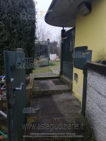 casa indipendente in vendita a Piacenza in zona Roncaglia / Fossadello