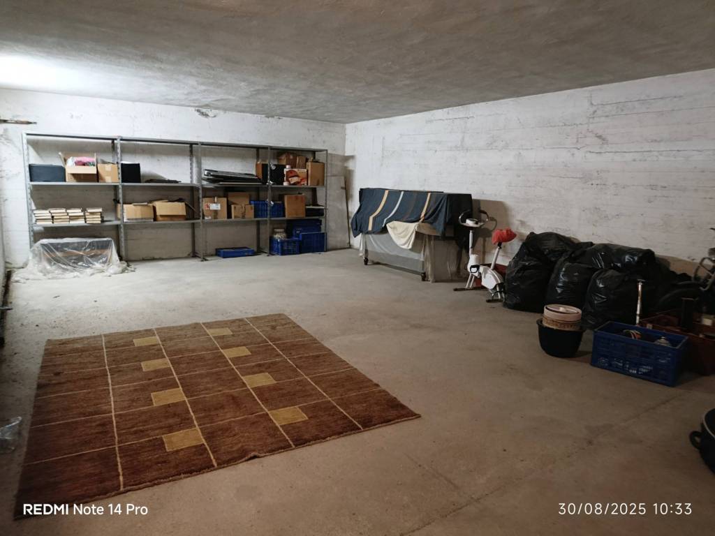 locale di sgombero in vendita a Piacenza in zona Infrangibile