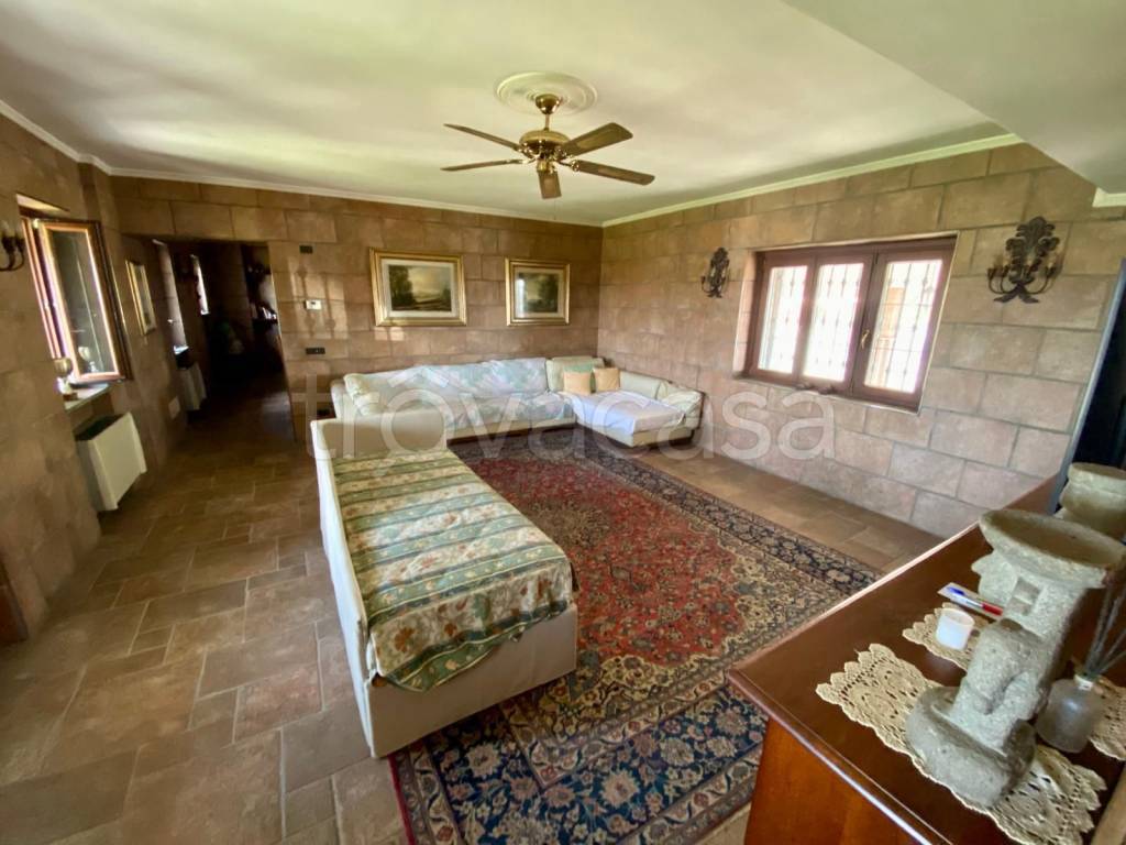 casa indipendente in vendita a Piacenza in zona Besurica