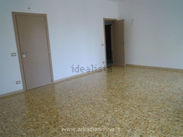 appartamento in vendita a Piacenza in zona Infrangibile