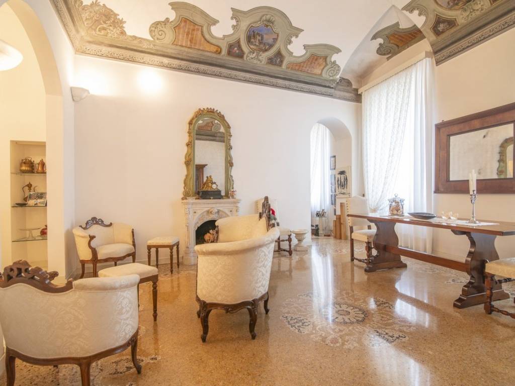 appartamento in vendita a Piacenza in zona Centro Storico