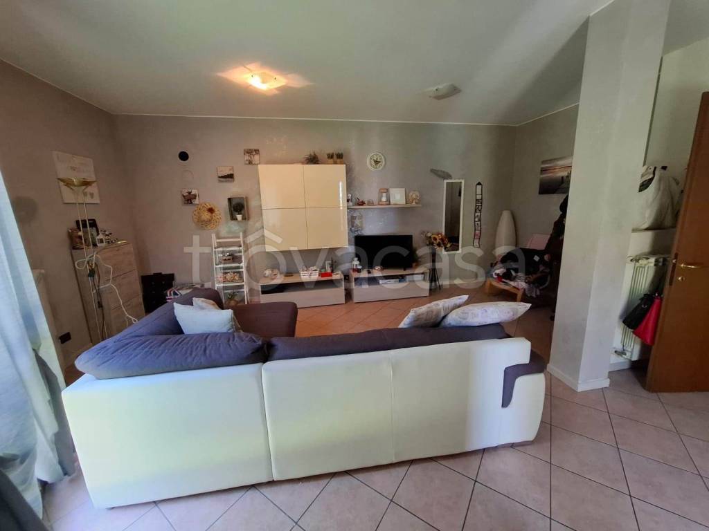 casa indipendente in vendita a Piacenza in zona Roncaglia / Fossadello