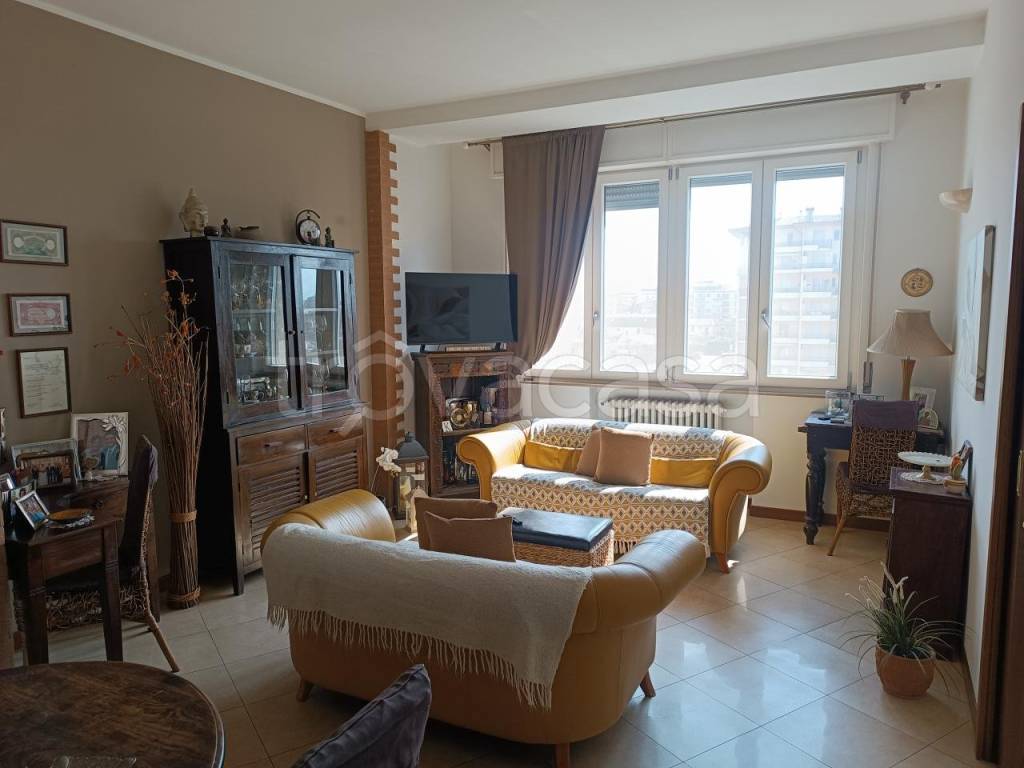 appartamento in vendita a Piacenza in zona Infrangibile