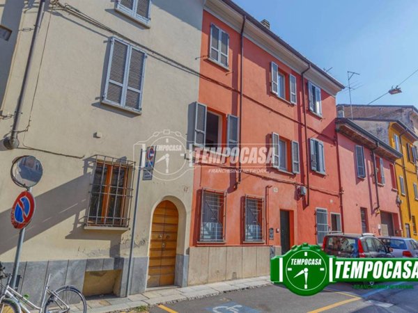 casa indipendente in vendita a Piacenza in zona Centro Storico