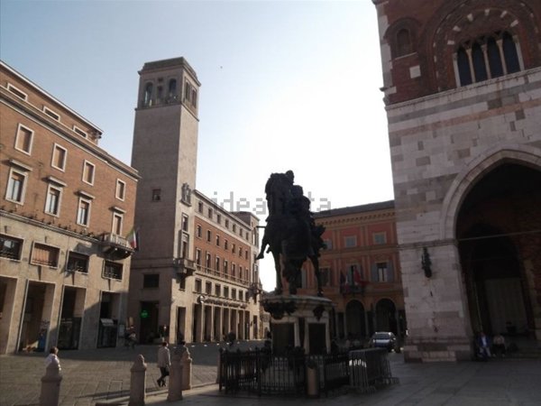 intera palazzina in vendita a Piacenza in zona Centro Storico