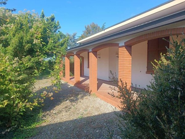 casa indipendente in vendita a Piacenza in zona Veggioletta