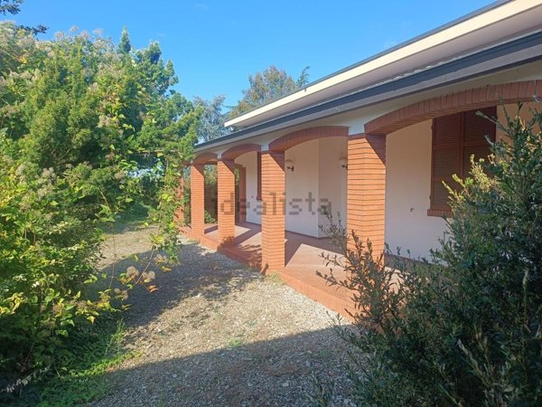 casa indipendente in vendita a Piacenza in zona Veggioletta