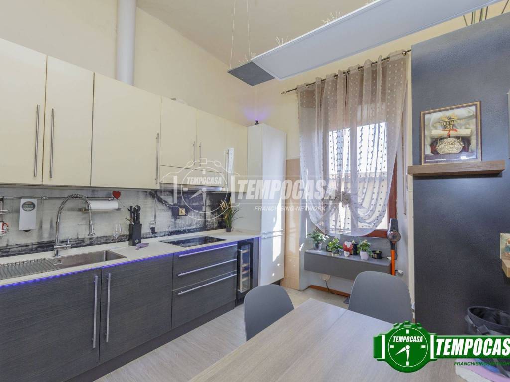 appartamento in vendita a Piacenza in zona Caorsana