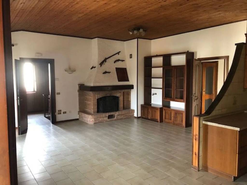 casa indipendente in vendita a Piacenza in zona Pittolo