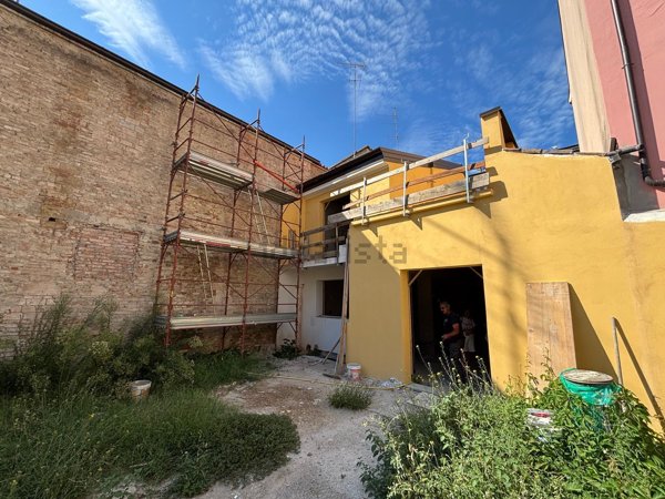 casa indipendente in vendita a Piacenza