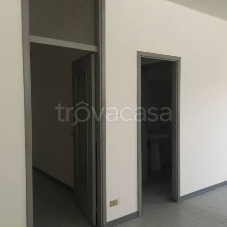 ufficio in vendita a Piacenza in zona Barriera Milano