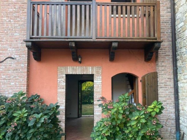 casa indipendente in vendita a Piacenza in zona Vallera