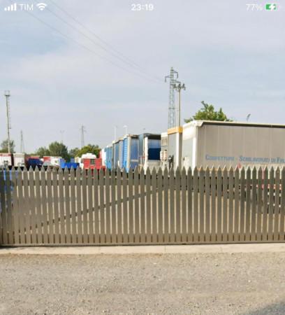 negozio in vendita a Piacenza in zona Caorsana