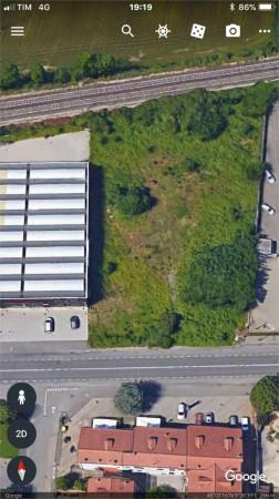 negozio in vendita a Piacenza in zona Baia del Re