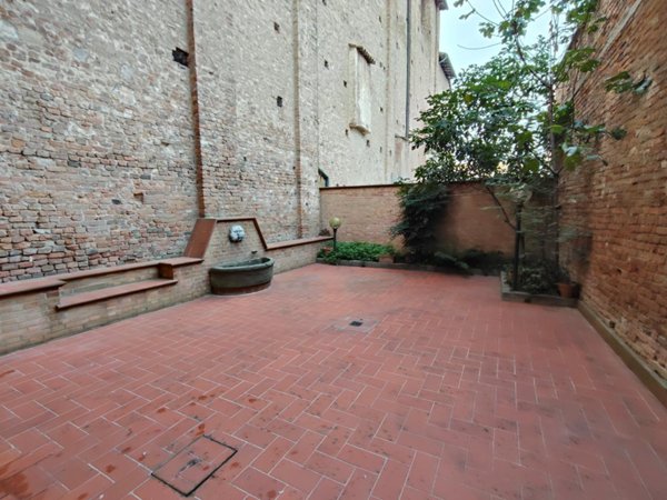casa indipendente in vendita a Piacenza in zona Centro Storico