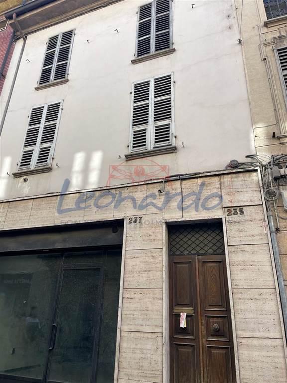 casa indipendente in vendita a Piacenza in zona Centro Storico