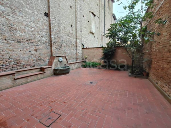 casa indipendente in vendita a Piacenza in zona Centro Storico