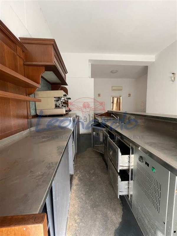 negozio in vendita a Piacenza in zona Barriera Genova