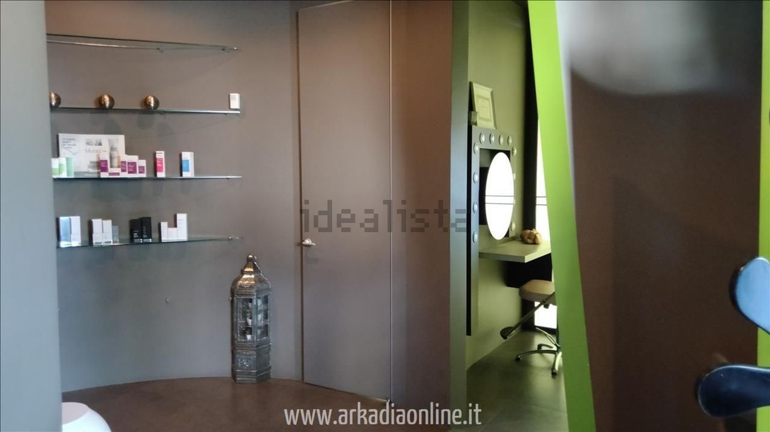 negozio in vendita a Piacenza in zona Belvedere / Quartiere Duemila