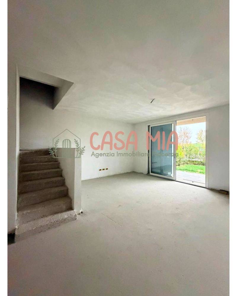 casa indipendente in vendita a Piacenza in zona Besurica