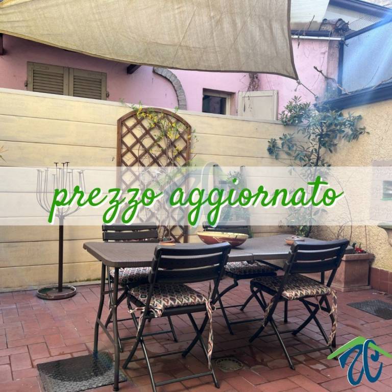 casa indipendente in vendita a Piacenza