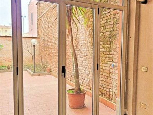 casa indipendente in vendita a Piacenza in zona Centro Storico