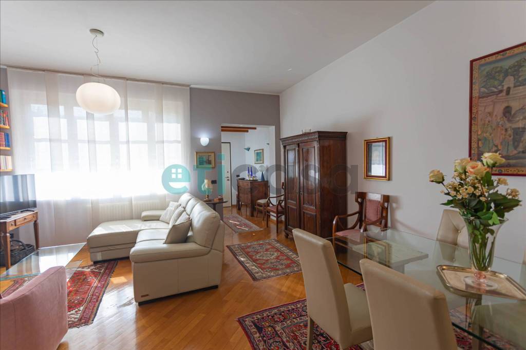 appartamento in vendita a Piacenza in zona Centro Storico